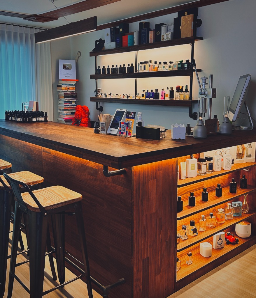 Book Perfumer's Atelier